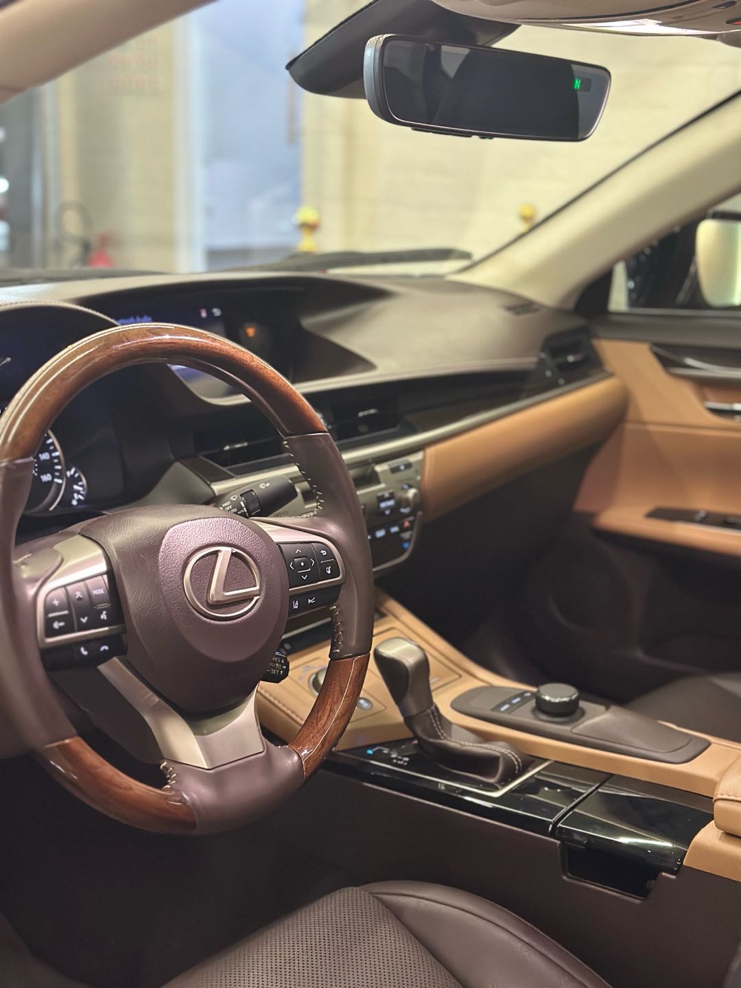 Car Image 2018 LEXUS ES 350