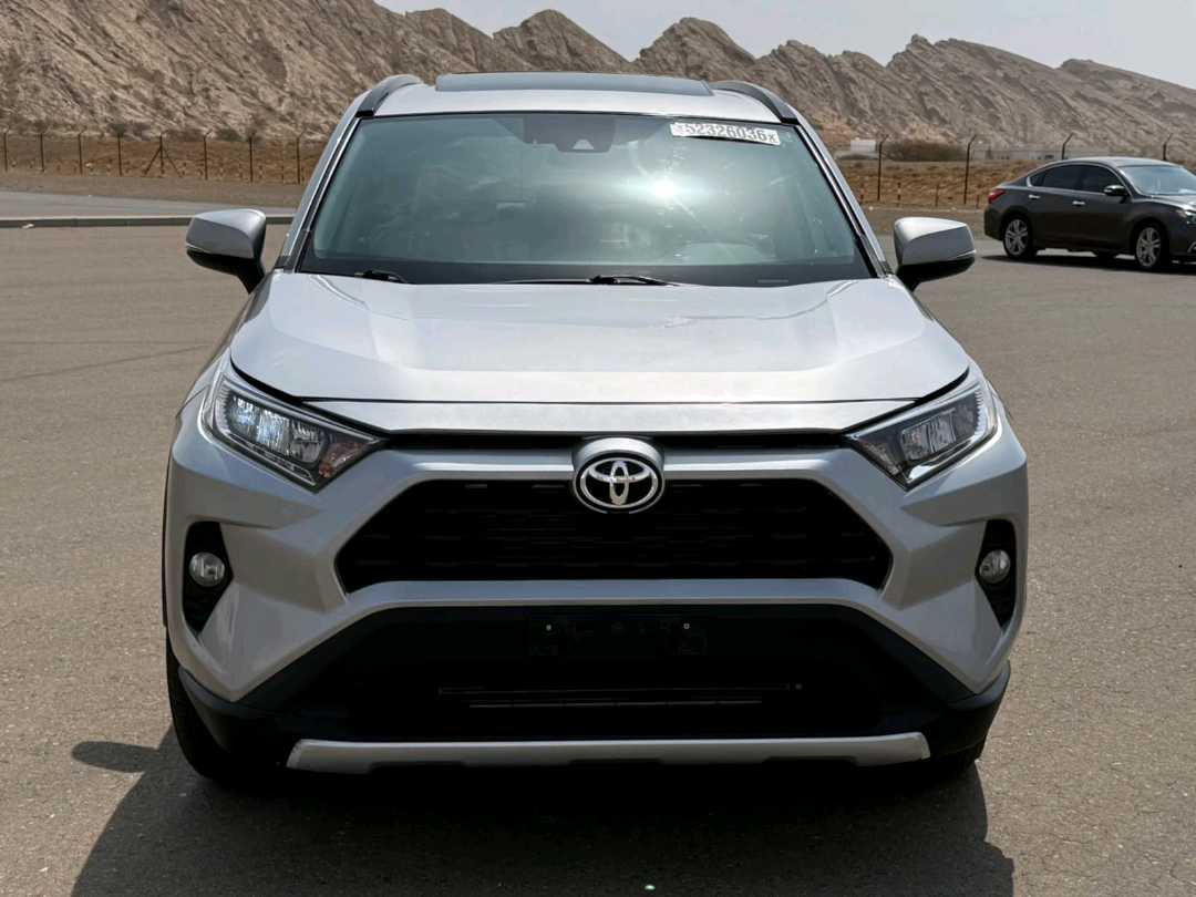 Car Image 2019 TOYOTA RAV4 XLE