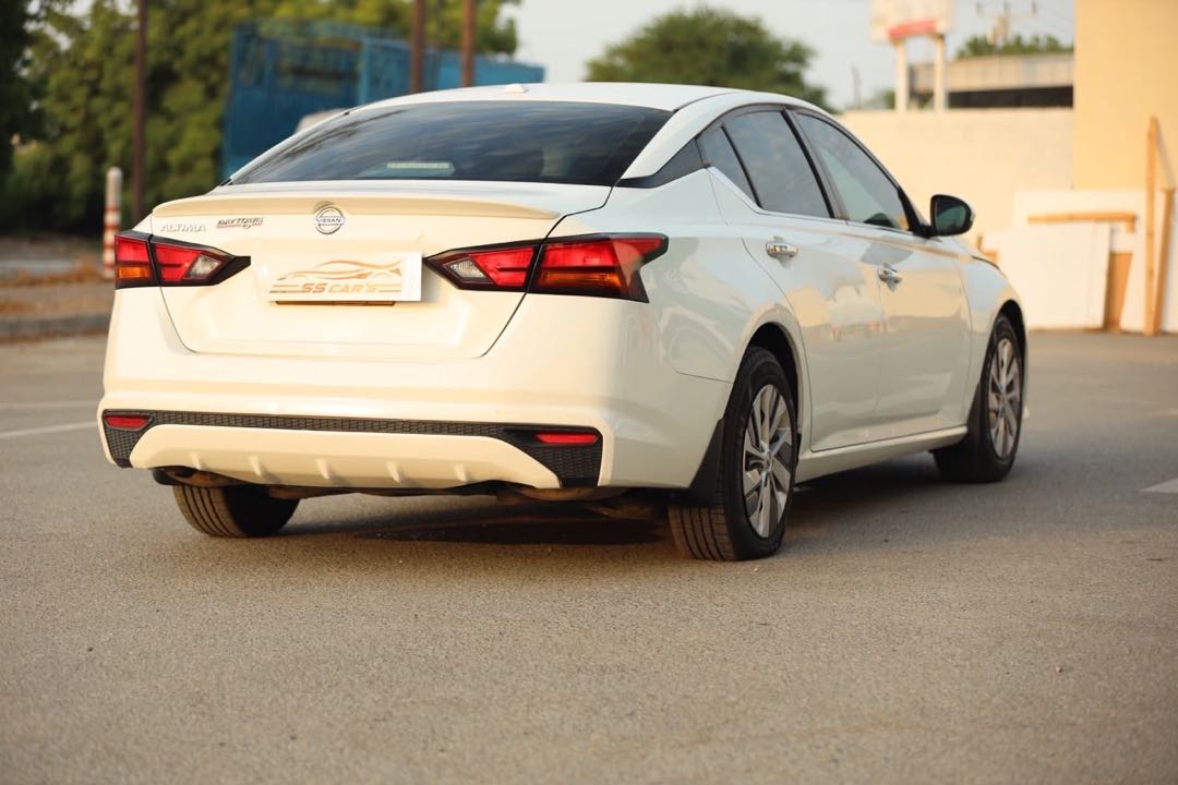 Car Image 2019 NISSAN ALTIMA S