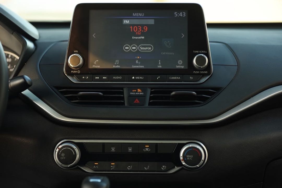 Car Image 2019 NISSAN ALTIMA S