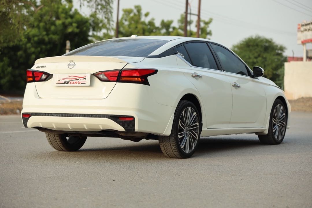 Car Image 2019 NISSAN ALTIMA S