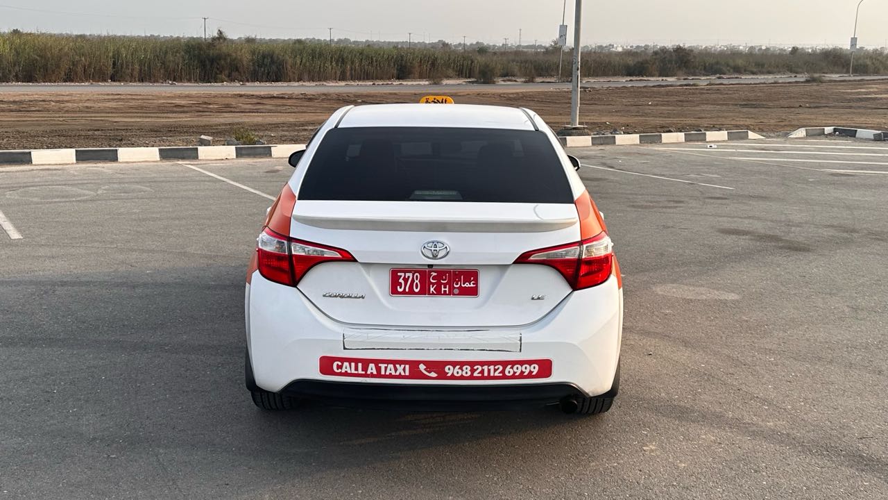 Car Image 2015 TOYOTA COROLLA LE