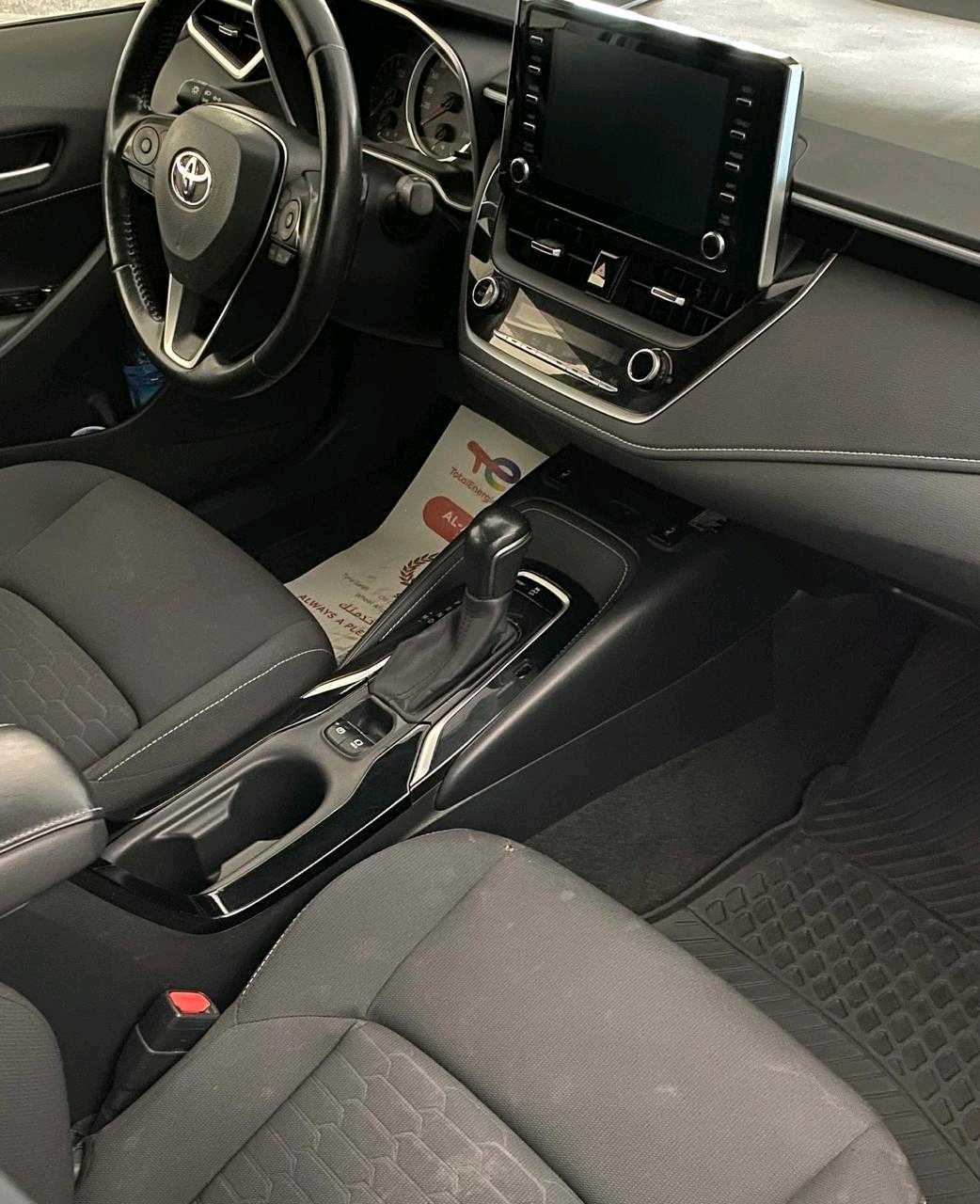 Car Image 2019 TOYOTA COROLLA SE