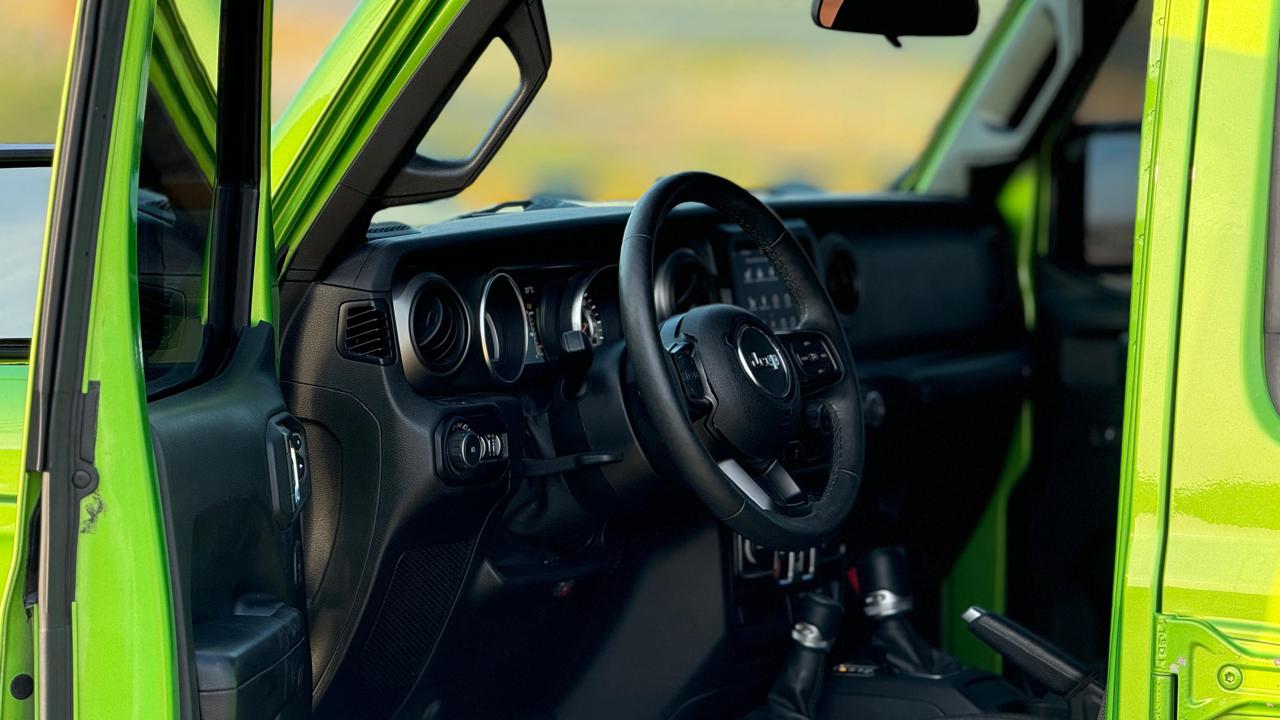 Car Image 2019 JEEP WRANGLER Sport