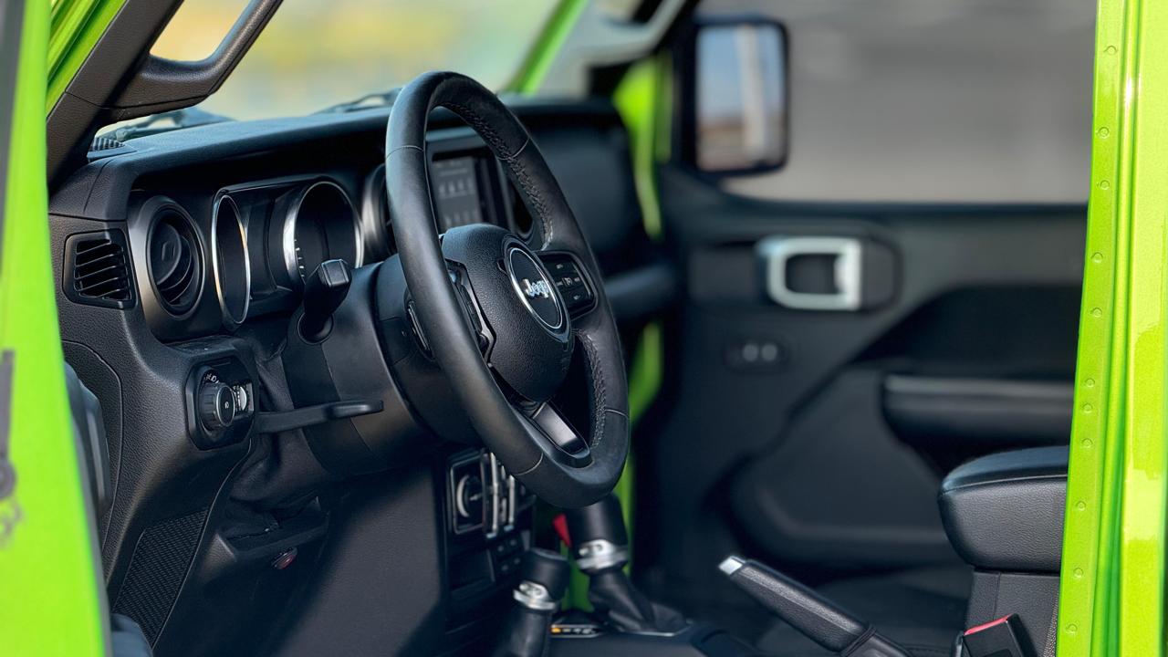 Car Image 2019 JEEP WRANGLER Sport