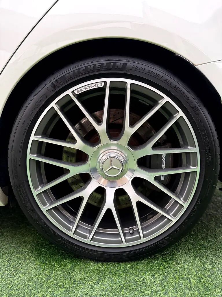 Car Image 2017 MERCEDES C Class 63