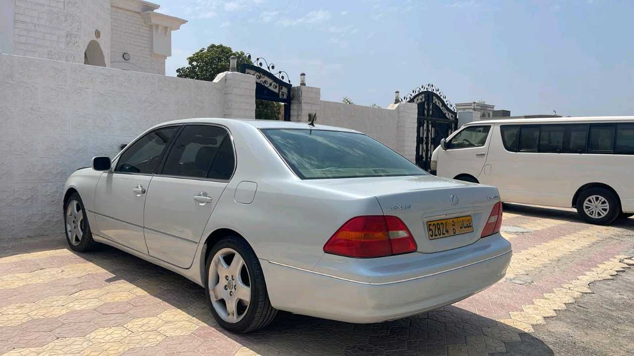 Car Image 2002 LEXUS LS 430