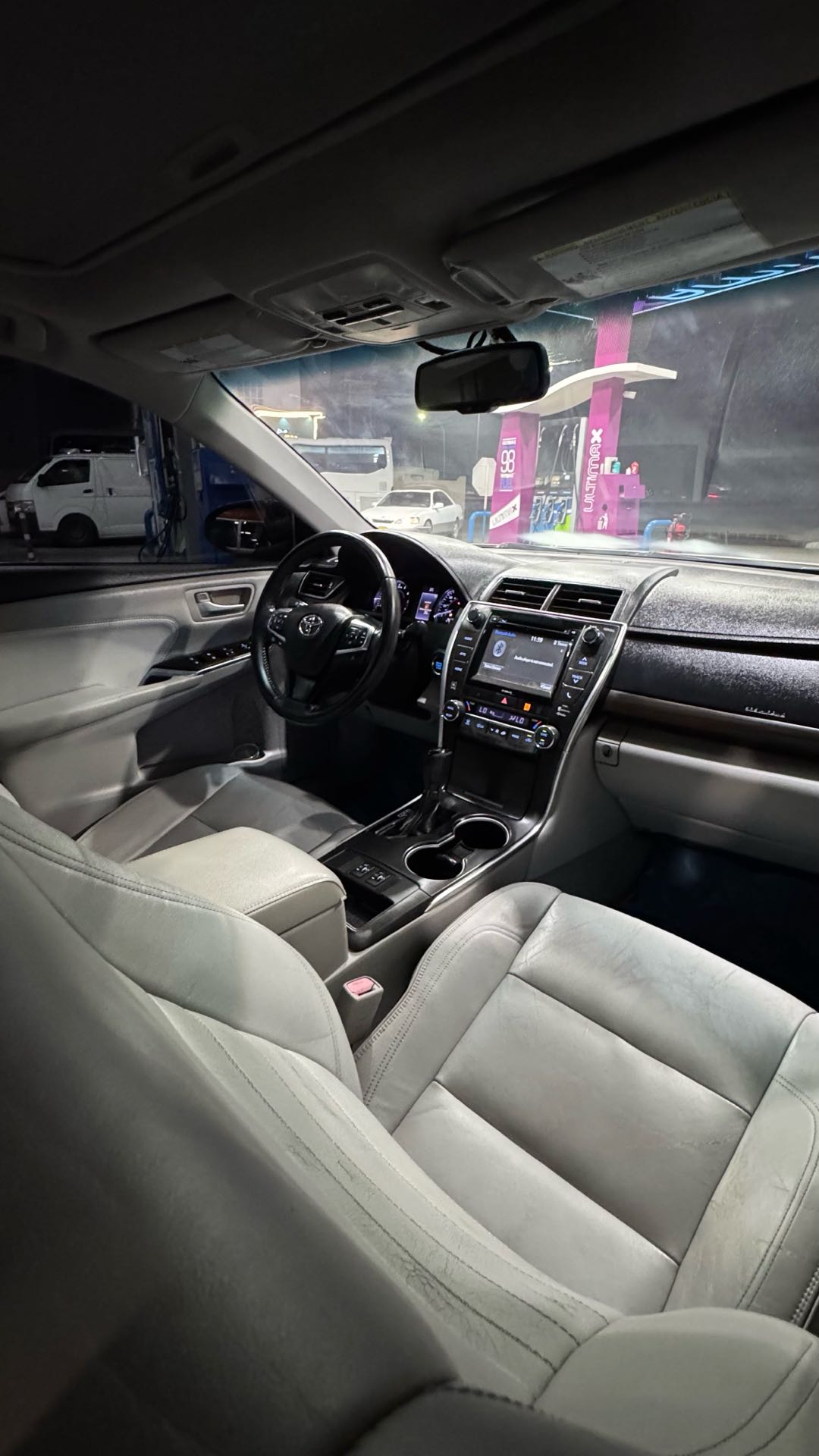 Car Image 2017 TOYOTA CAMRY XLE