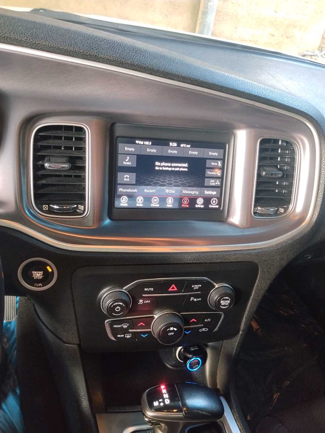 Car Image 2019 DODGE CHARGER SXT