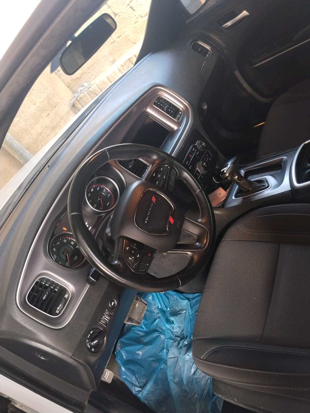 Car Image 2019 DODGE CHARGER SXT