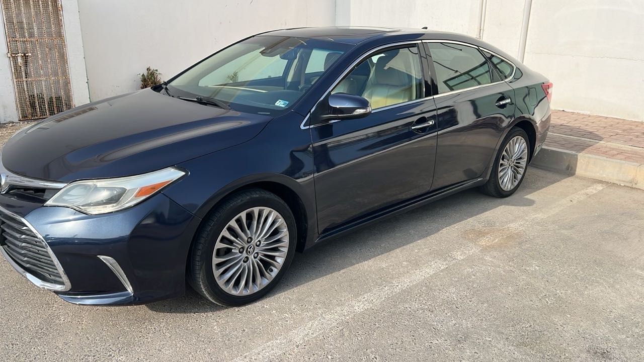 Car Image 2018 TOYOTA AVALON LIMITED