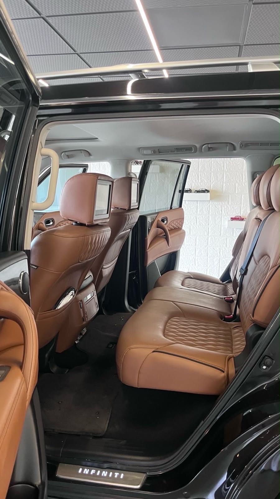 Car Image 2018 INFINITI QX80 