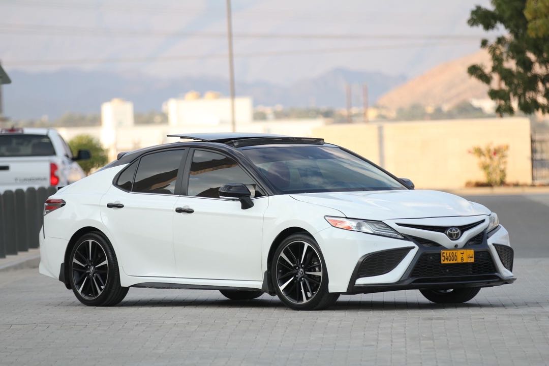 Car Image 2018 TOYOTA CAMRY XSE