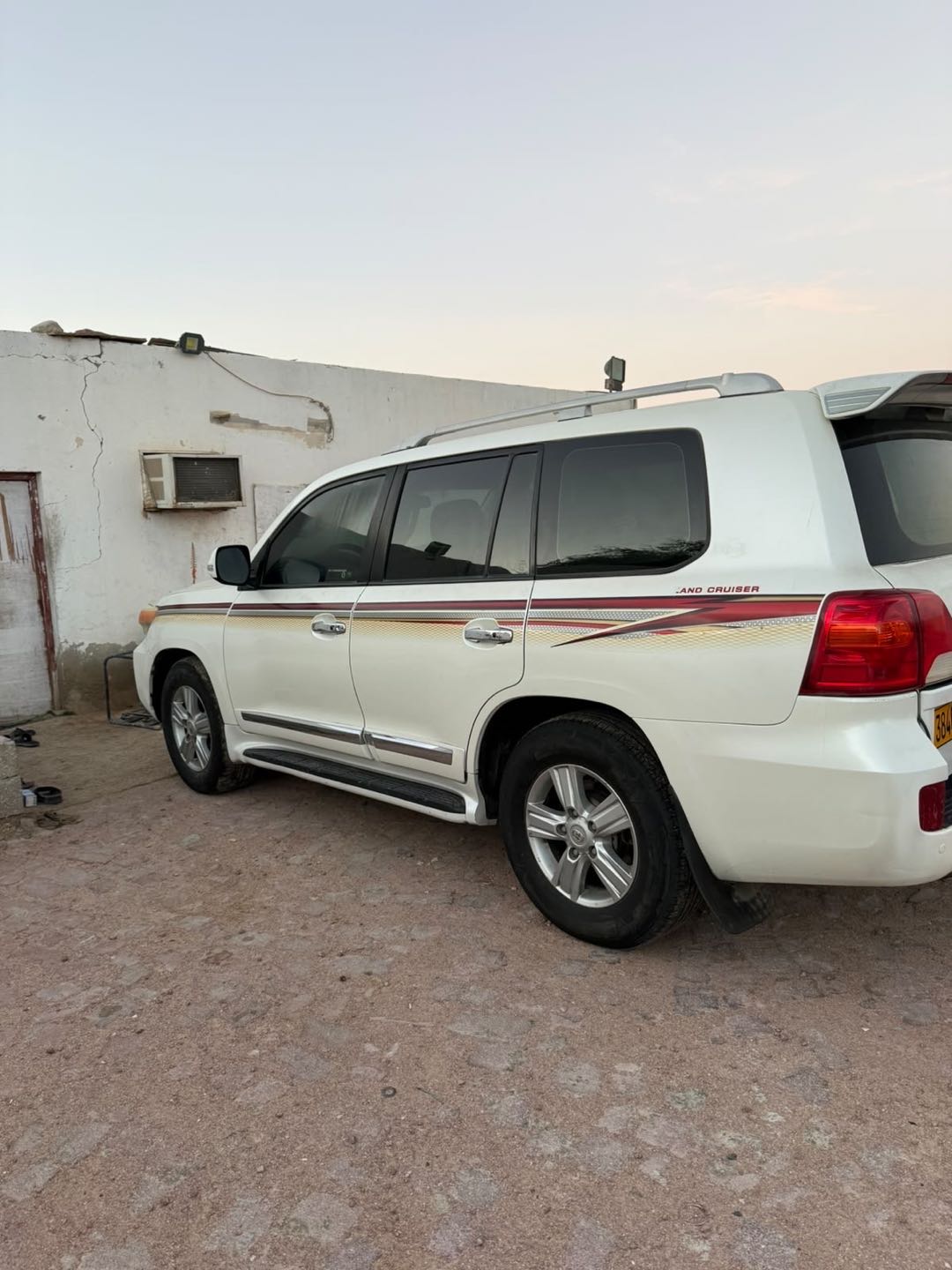 Car Image 2015 TOYOTA LAND CRUISER VX.R