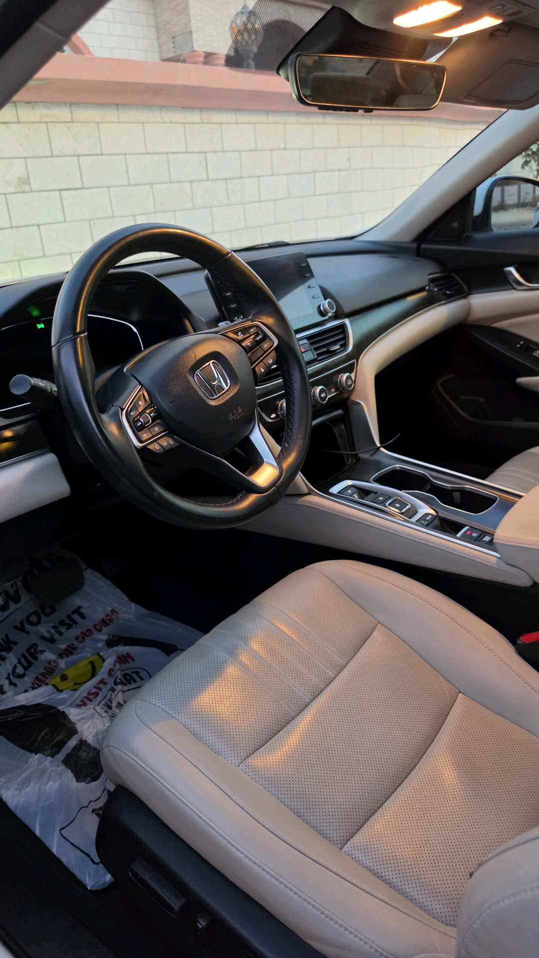 Car Image 2022 HONDA ACCORD TOURING