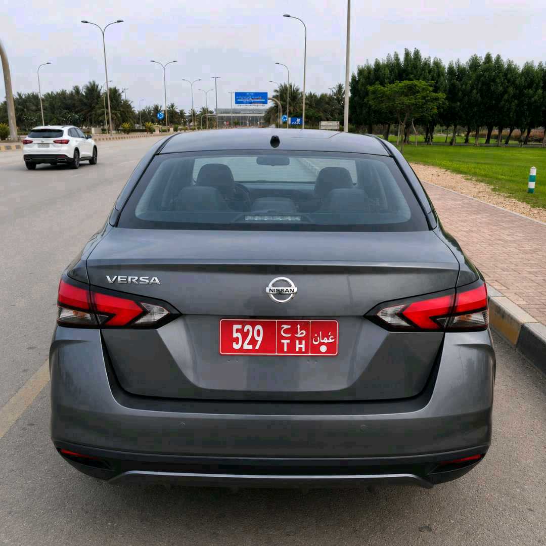 NISSAN VERSA 2023