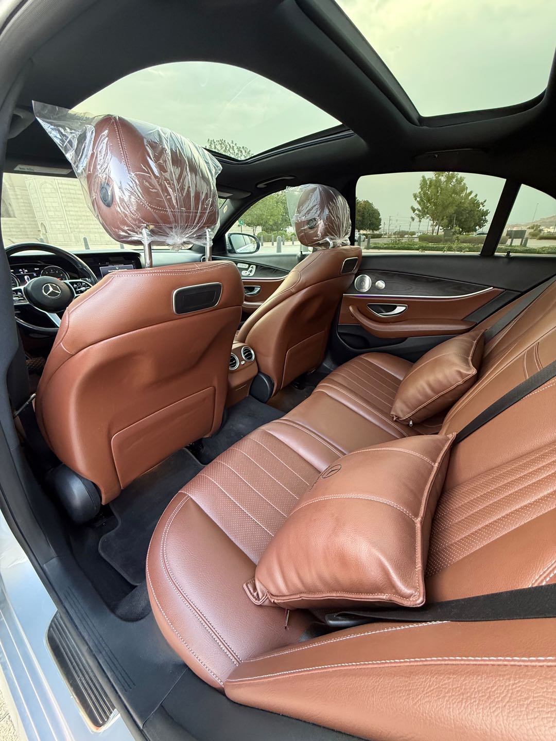 Car Image 2019 MERCEDES E Class 300