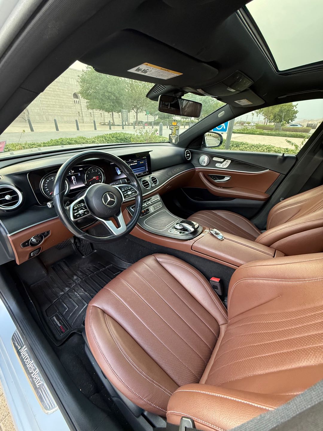 Car Image 2019 MERCEDES E Class 300