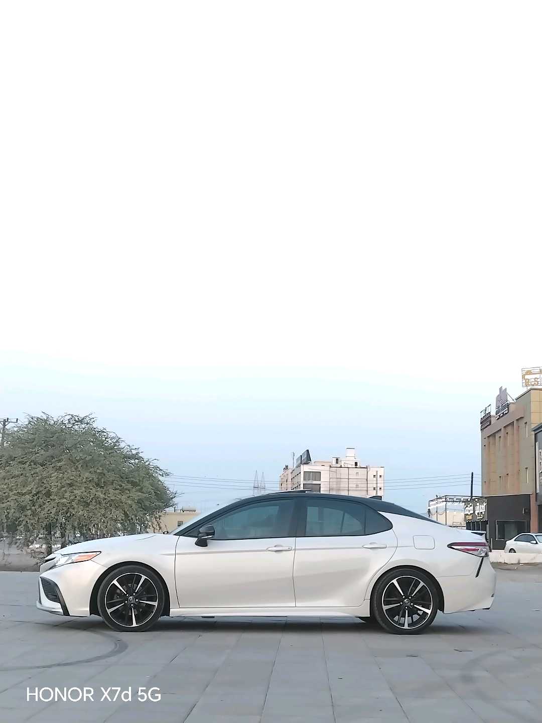 Car Image 2019 TOYOTA CAMRY XSE