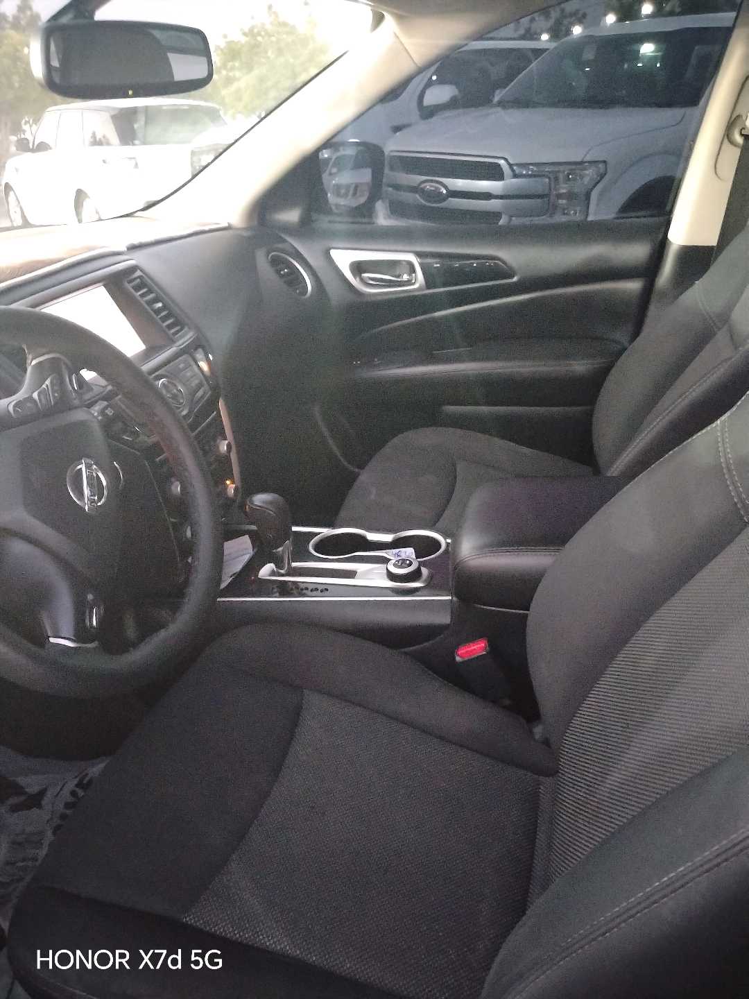 Car Image 2018 NISSAN PATHFINDER SV