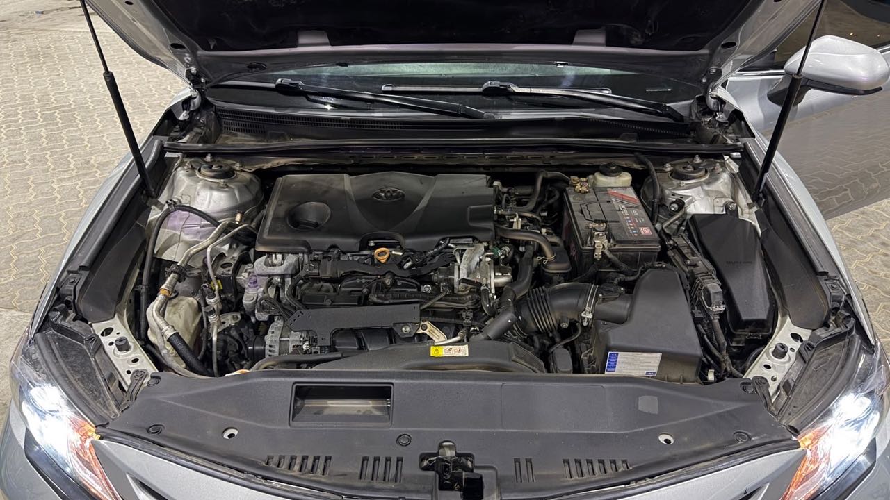 Car Image 2018 TOYOTA CAMRY SE