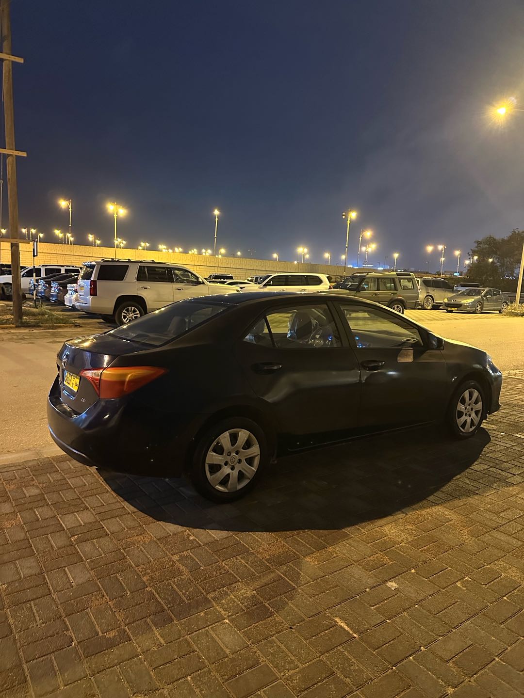 Car Image 2019 TOYOTA COROLLA SE