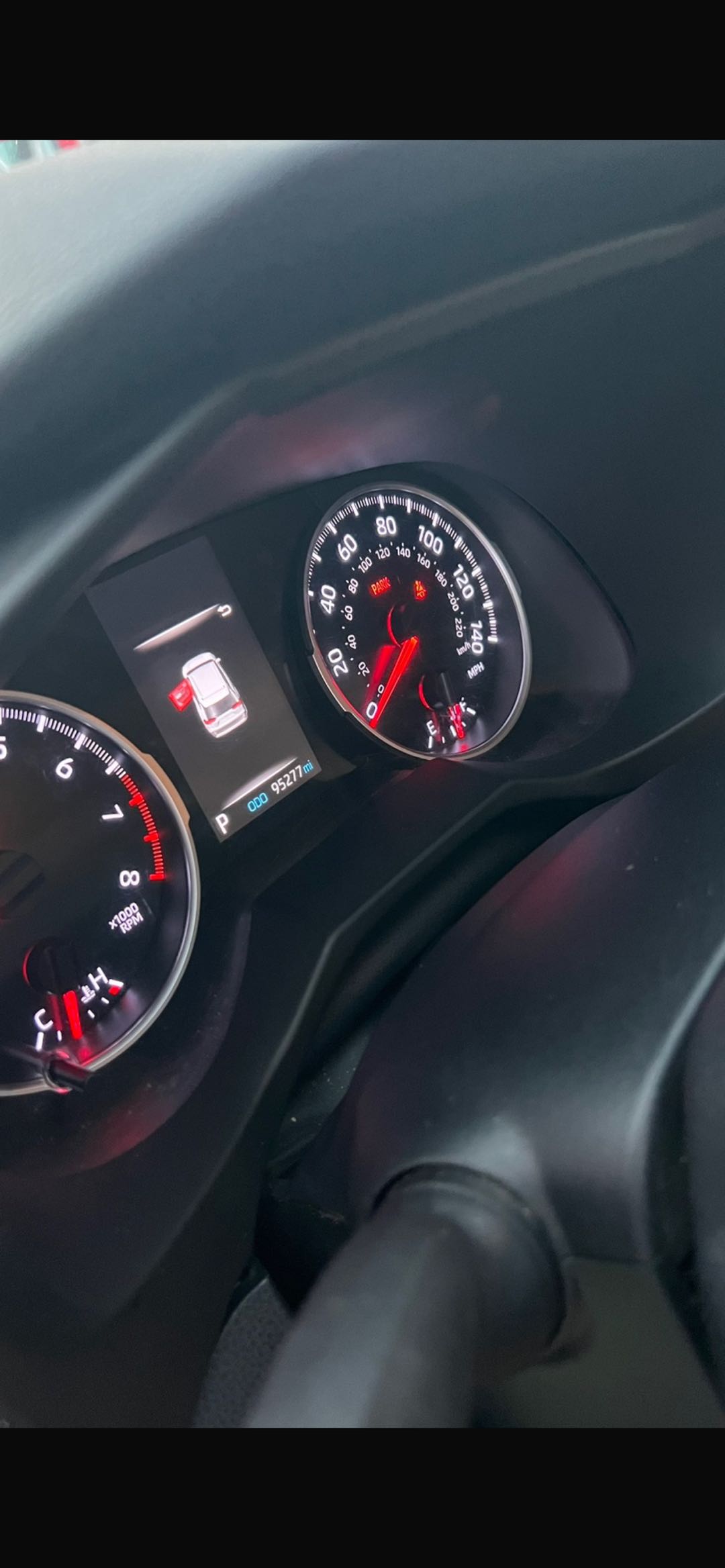 Car Image 2019 TOYOTA RAV4 LE