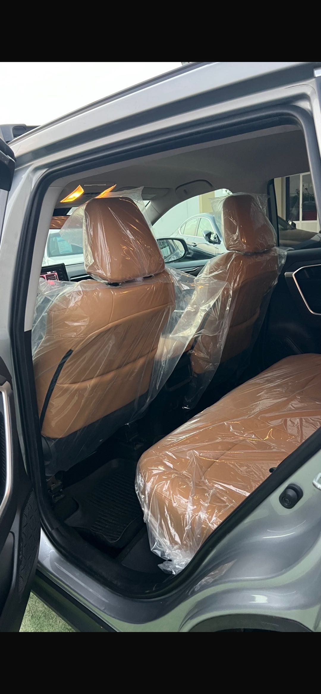 Car Image 2019 TOYOTA RAV4 LE