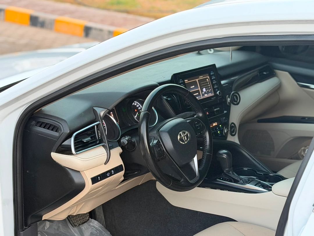 Car Image 2019 TOYOTA CAMRY Grande