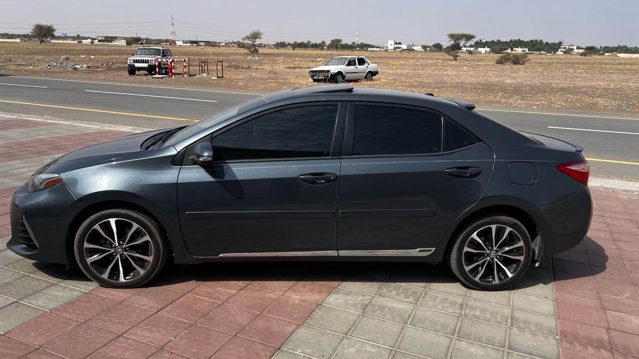 Car Image 2015 TOYOTA COROLLA S