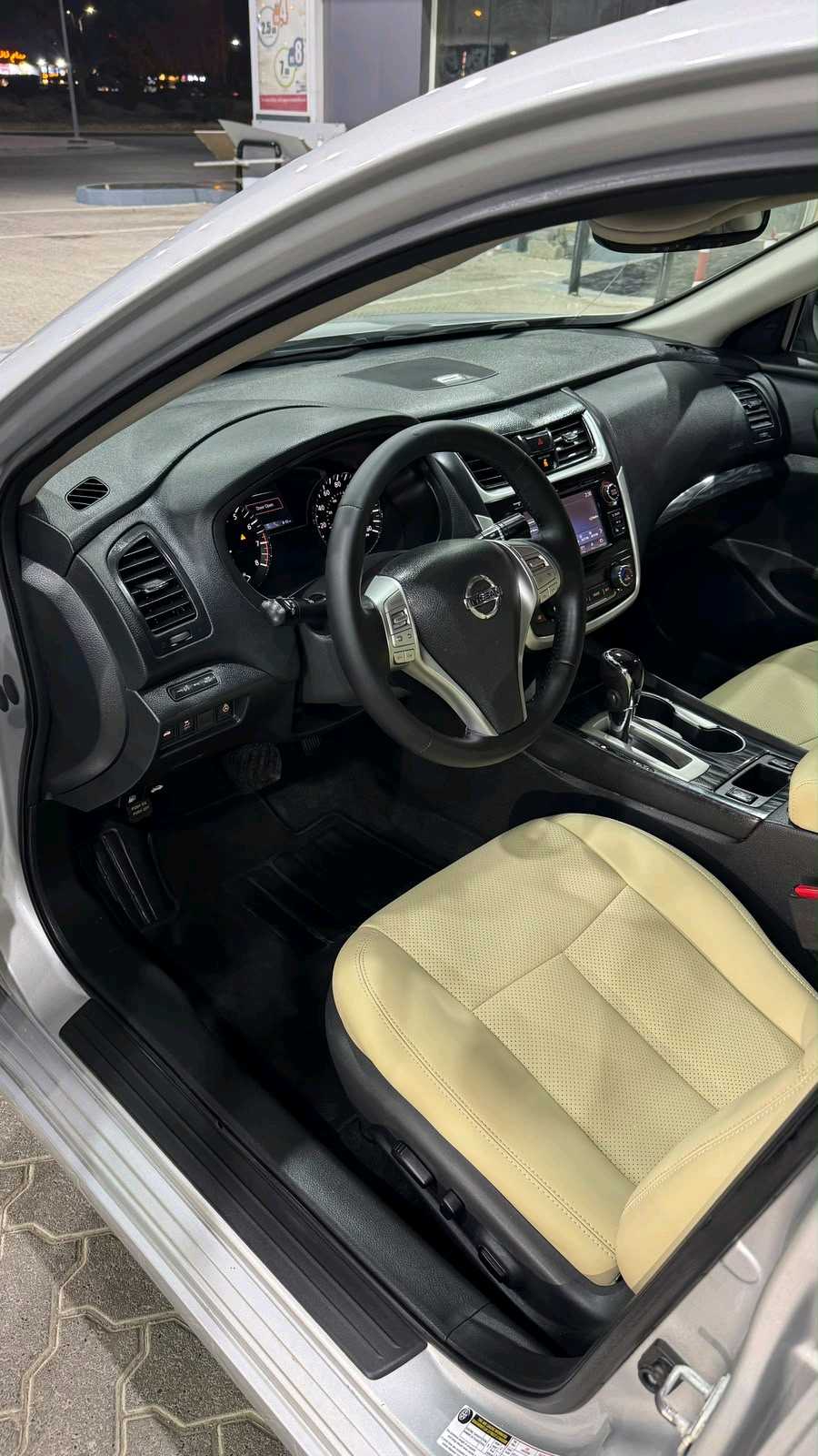 Car Image 2018 NISSAN ALTIMA SL