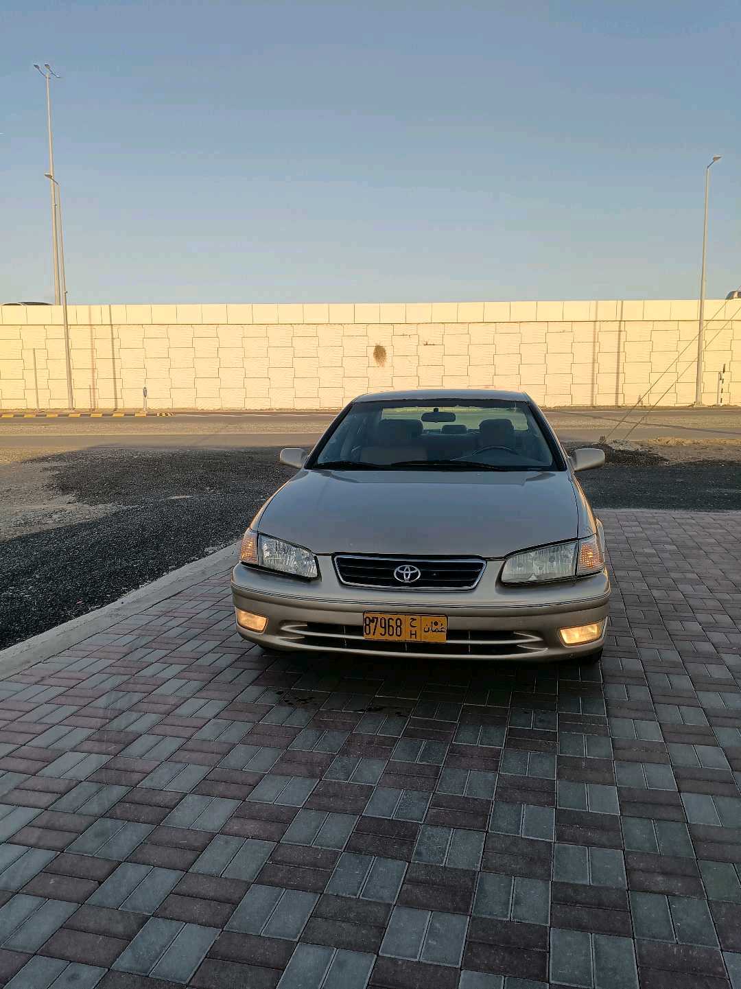 Car Image 2000 TOYOTA CAMRY LE