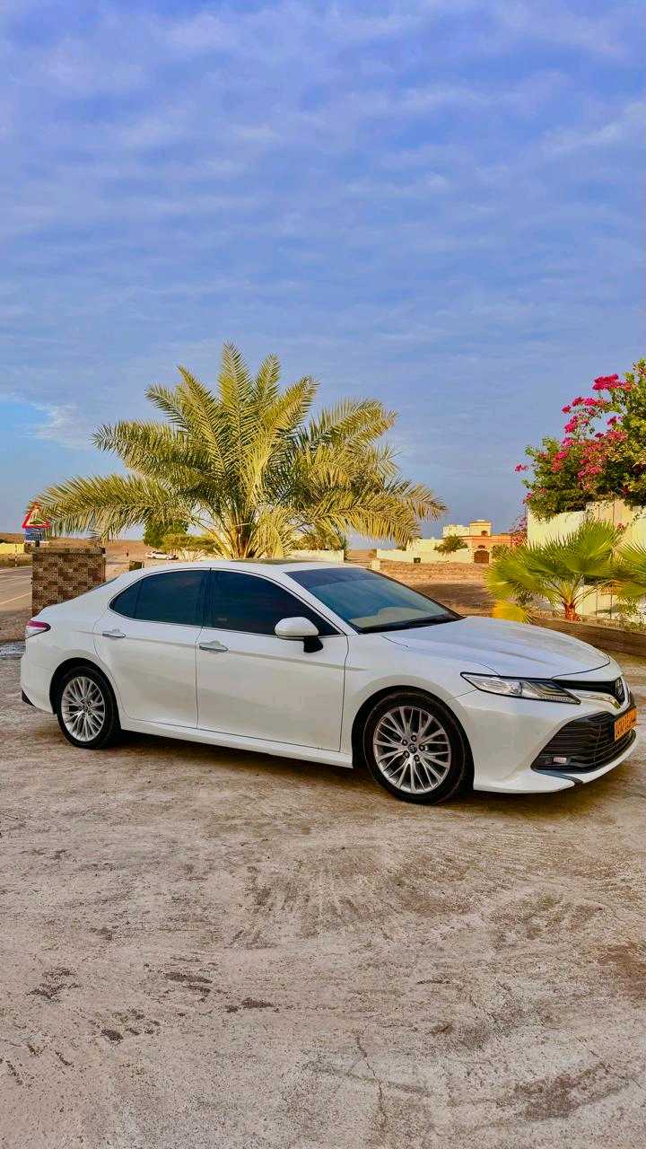 Car Image 2018 TOYOTA CAMRY Lumiere