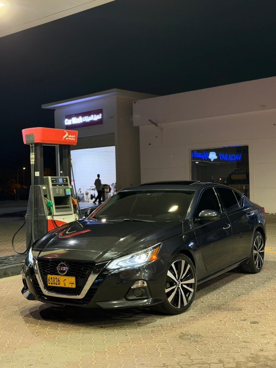 Car Image 2020 NISSAN ALTIMA SR