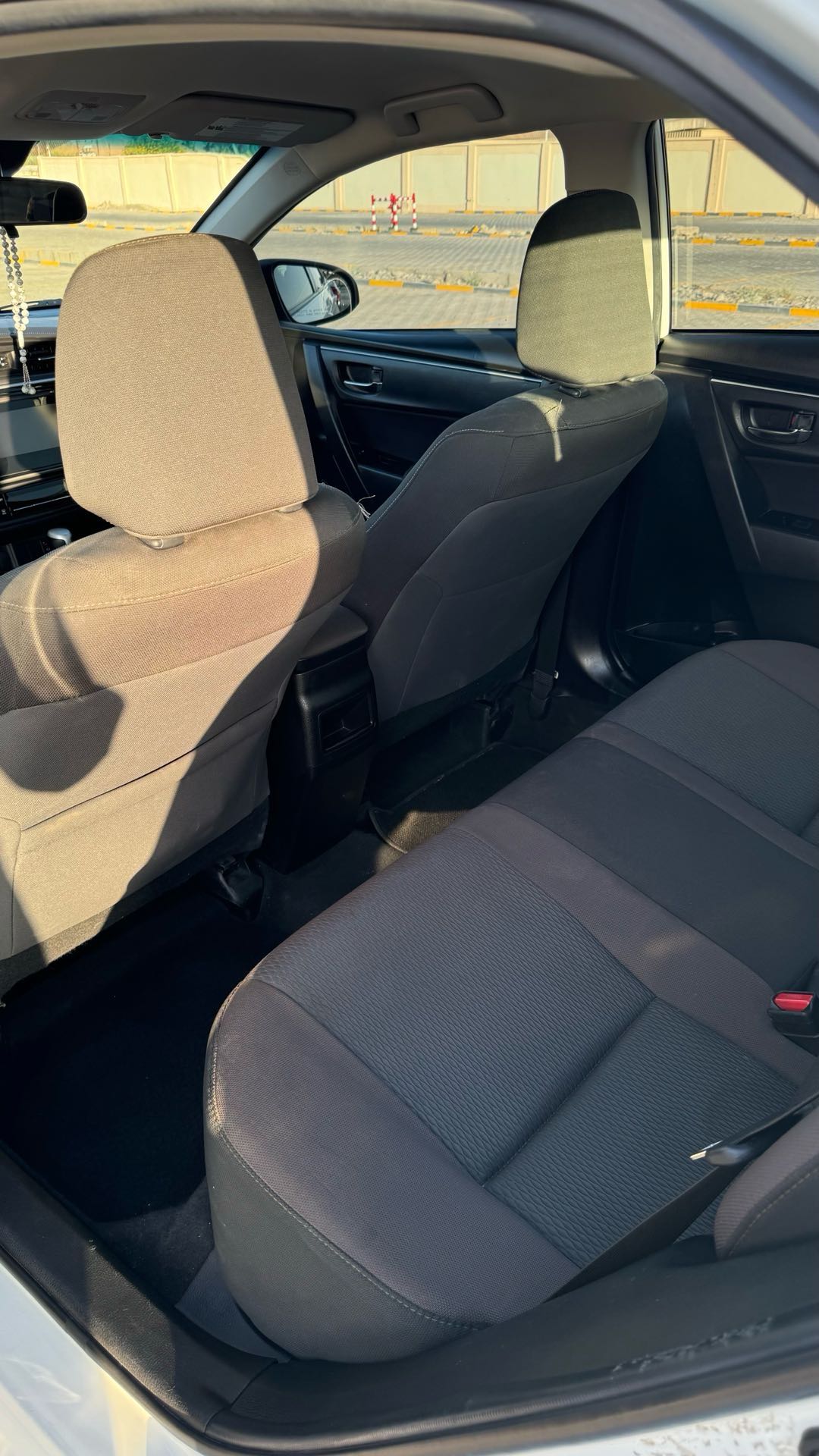 Car Image 2019 TOYOTA COROLLA LE