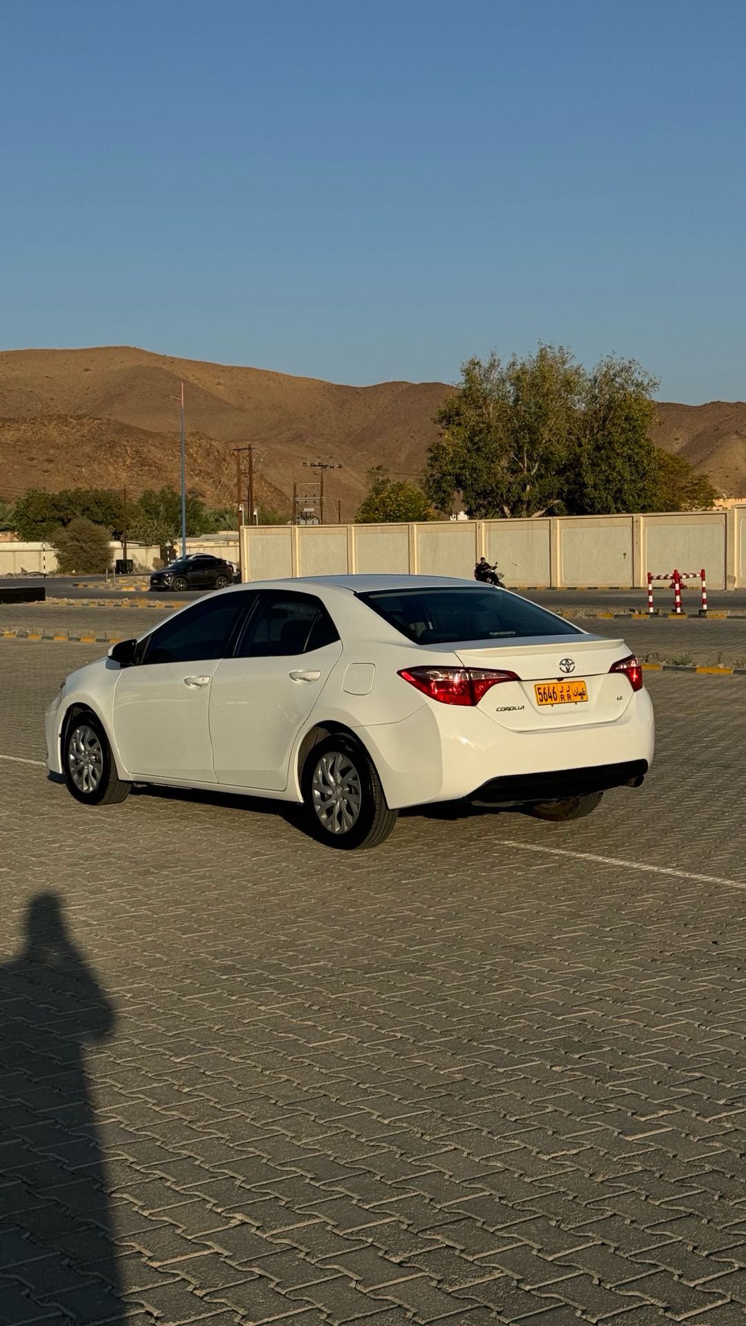 Car Image 2019 TOYOTA COROLLA LE