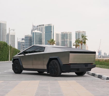 TESLA CYBERTRUCK 2024