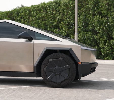 TESLA CYBERTRUCK 2024
