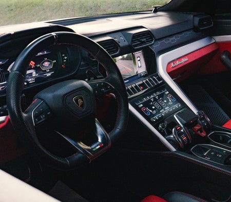 LAMBORGHINI URUS 2020