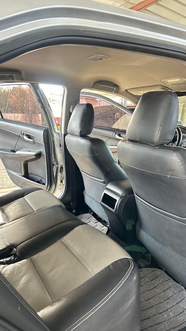Car Image 2012 TOYOTA CAMRY SE