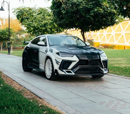 LAMBORGHINI URUS 2024