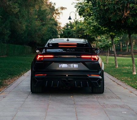 LAMBORGHINI URUS 2024
