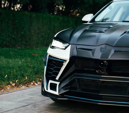 LAMBORGHINI URUS 2024
