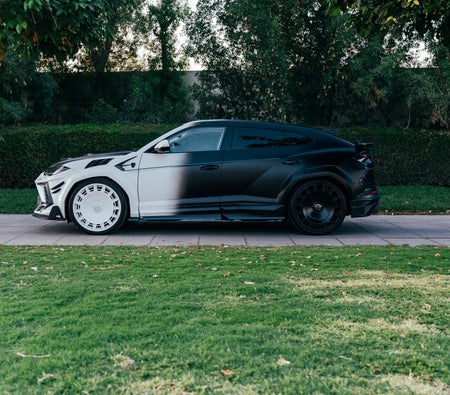 LAMBORGHINI URUS 2024