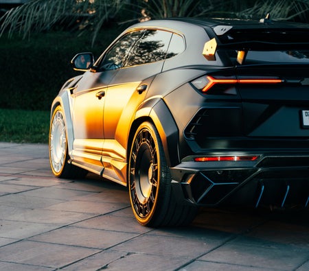 LAMBORGHINI URUS 2024