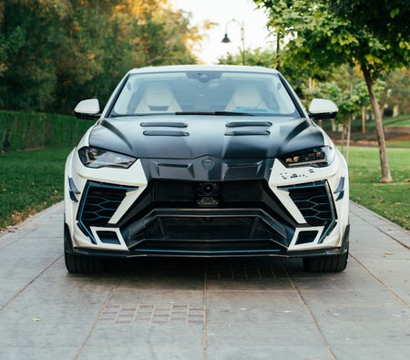 LAMBORGHINI URUS 2024
