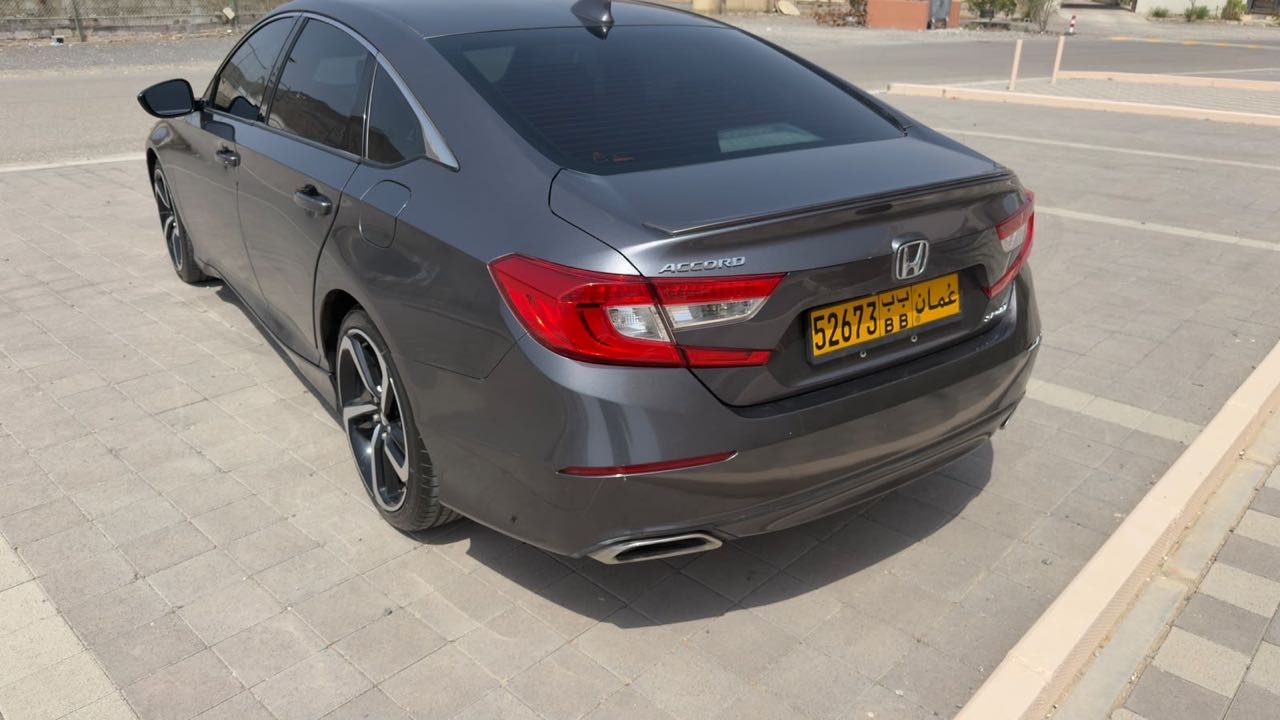 Car Image 2018 HONDA ACCORD EXL