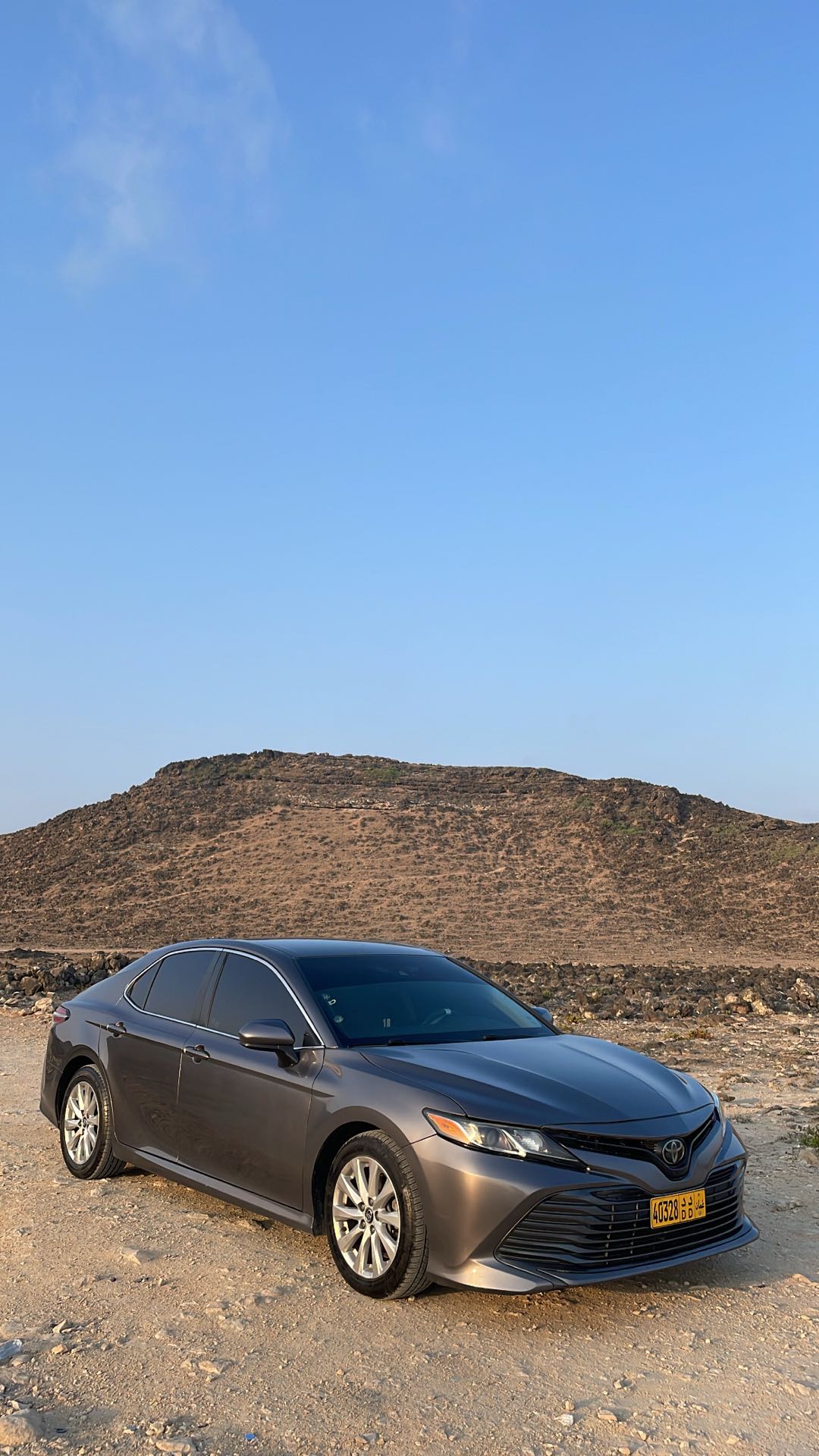 Car Image 2018 TOYOTA CAMRY LE
