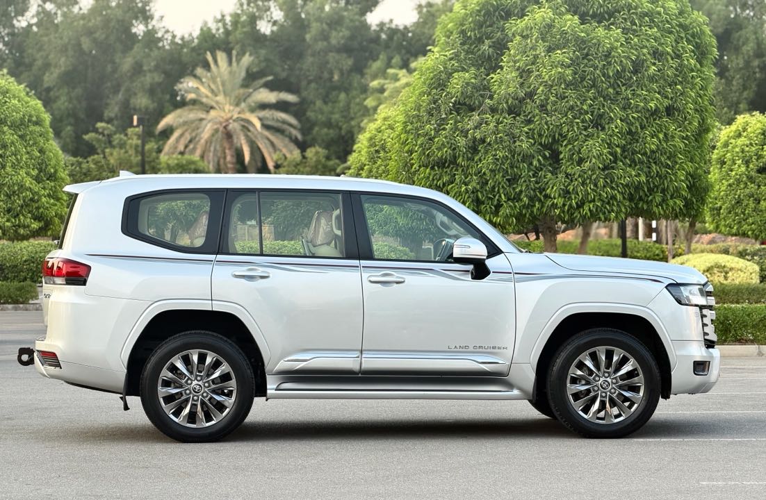 Car Image 2022 TOYOTA LAND CRUISER GX.R