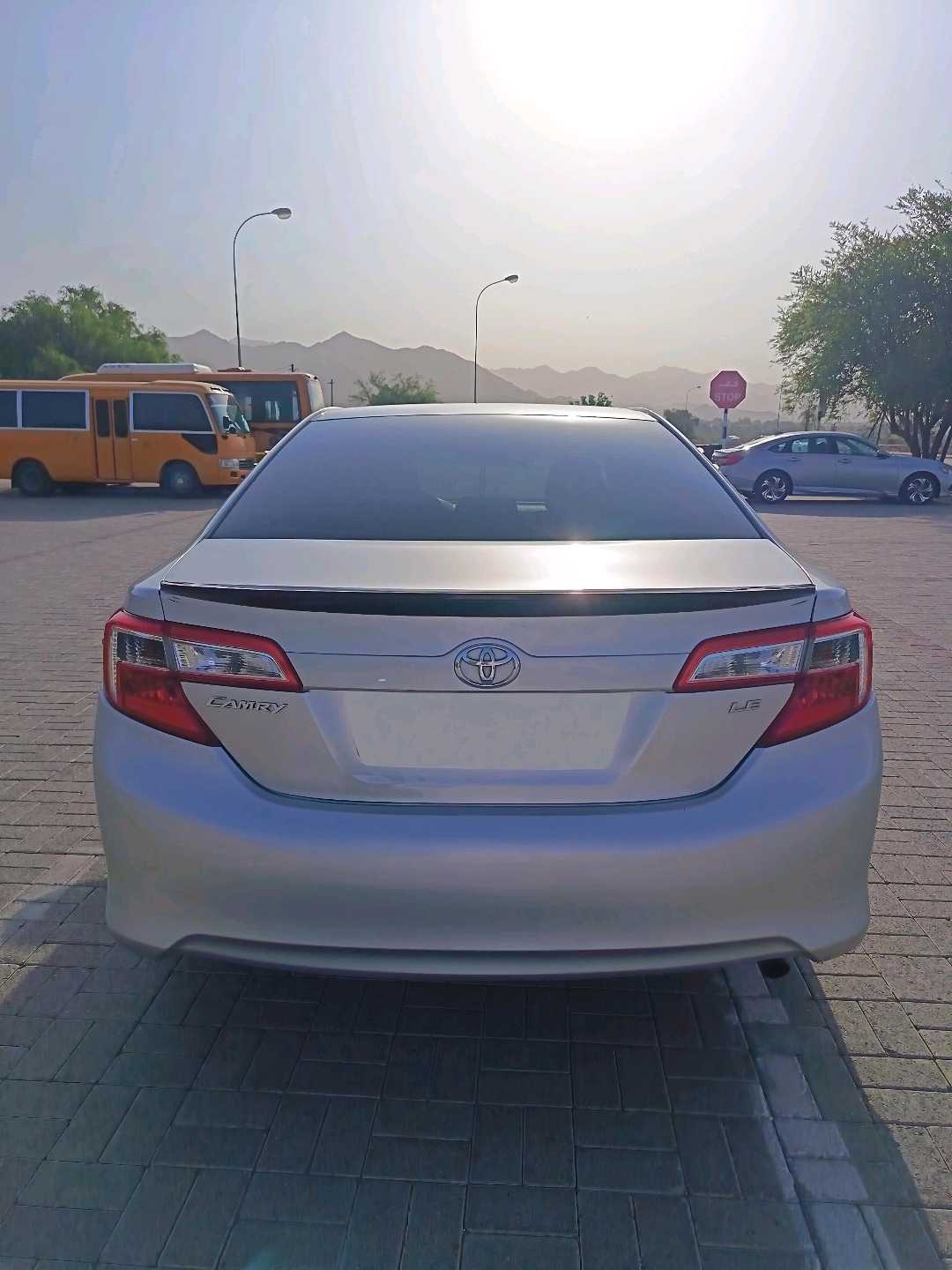 Car Image 2014 TOYOTA CAMRY LE